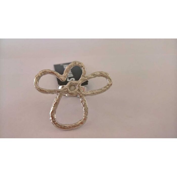 anillo plateado