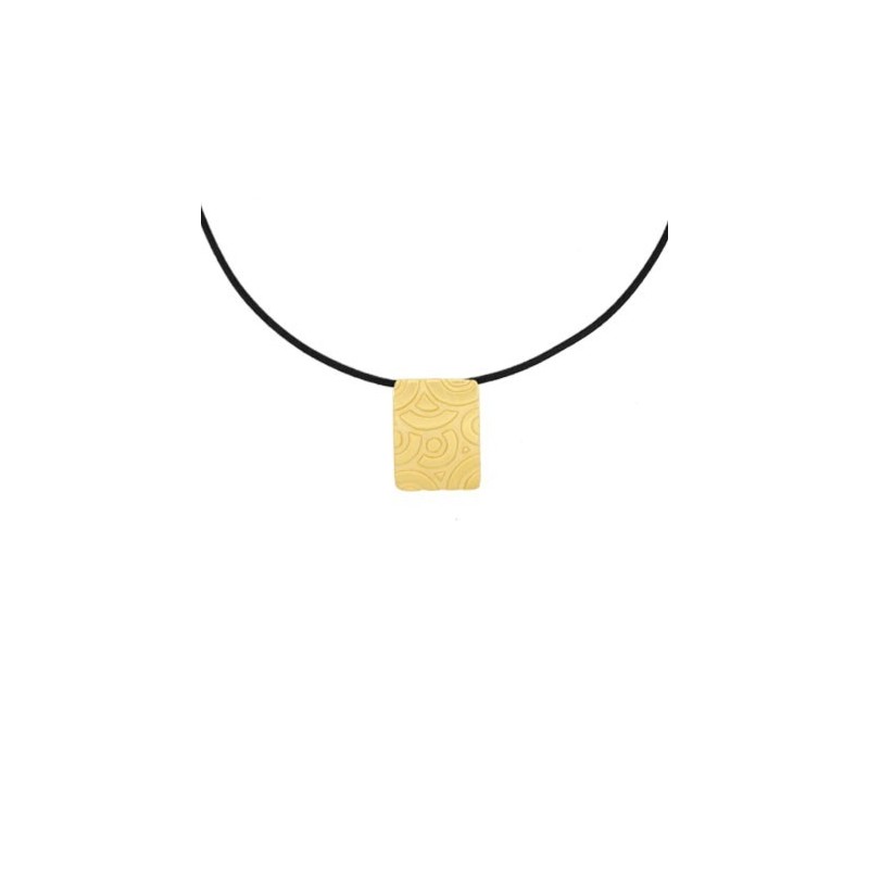 colgante cuadrado dorado