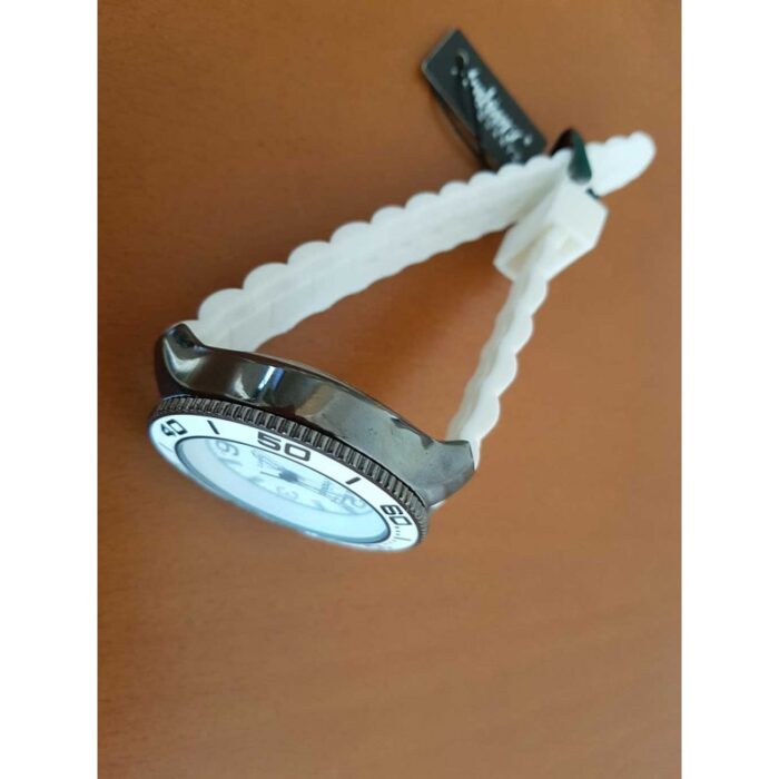 reloj con correa de silicona